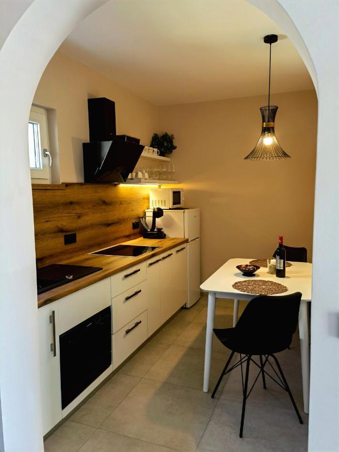 Stay In The Very Heart Of Porec - 50M To The Beach Poreč Exterior foto