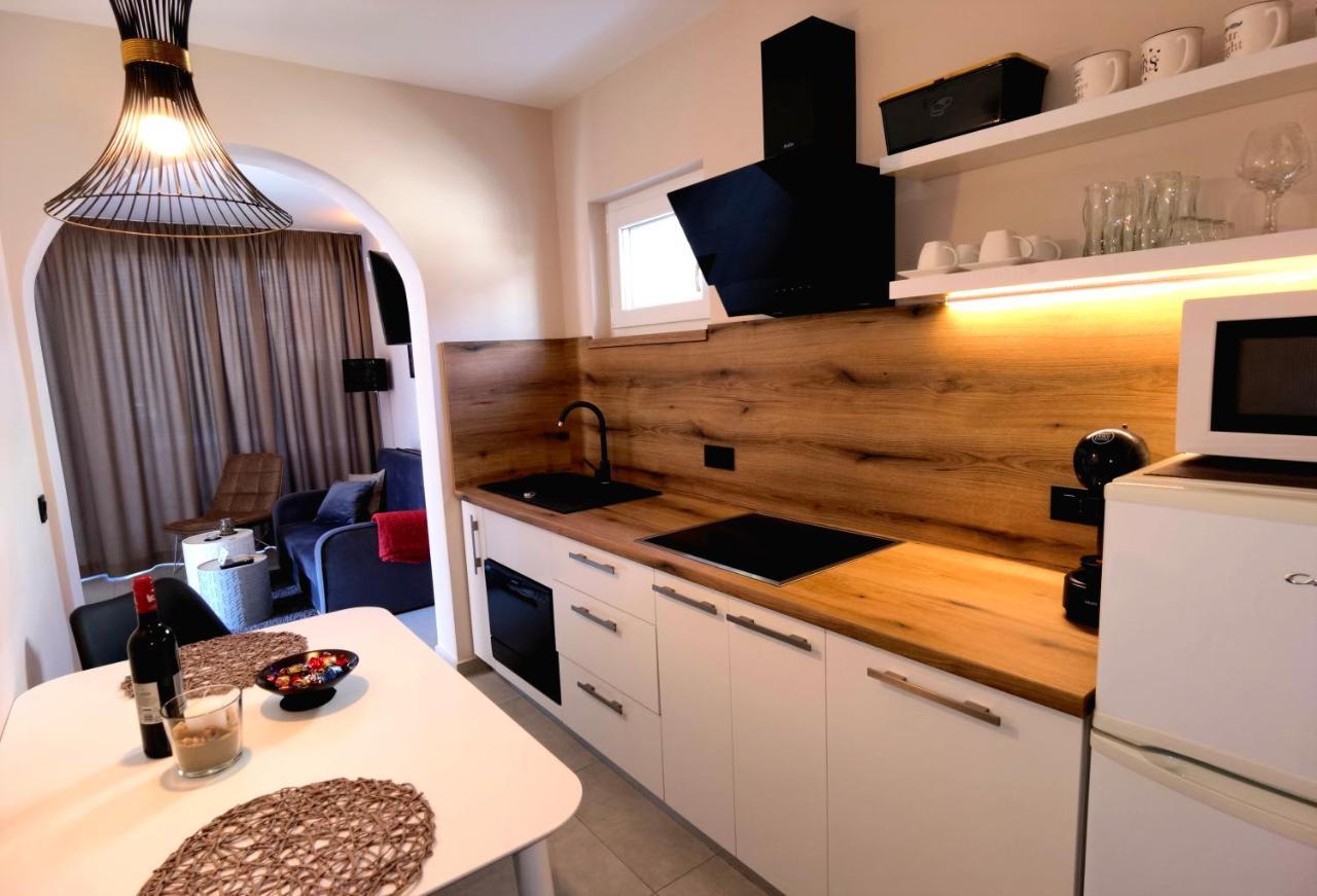 Stay In The Very Heart Of Porec - 50M To The Beach Poreč Exterior foto