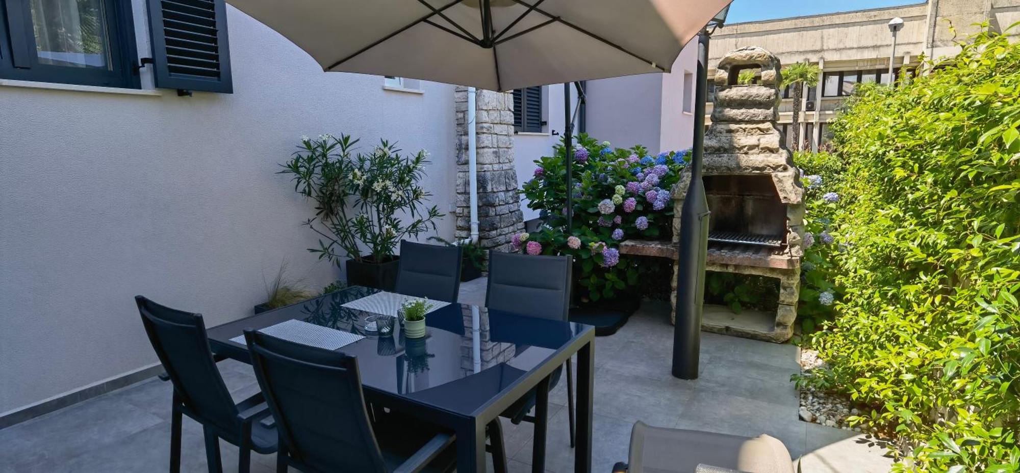 Stay In The Very Heart Of Porec - 50M To The Beach Poreč Exterior foto